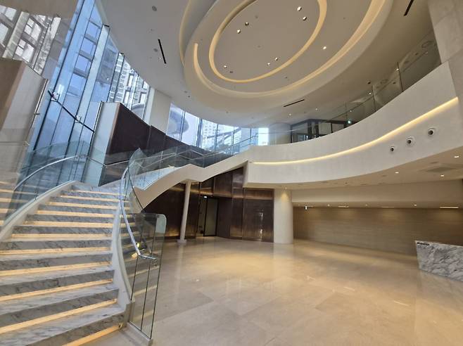 '오티에르 반포' 로비. 포스코이앤씨 제공