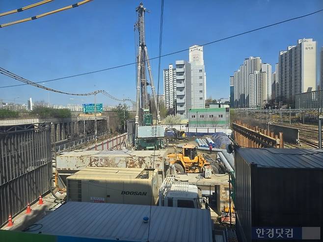 서울시 금천구 독산동에 지어지고 있는 한 데이터센터 현장. 사진=이송렬 기자.