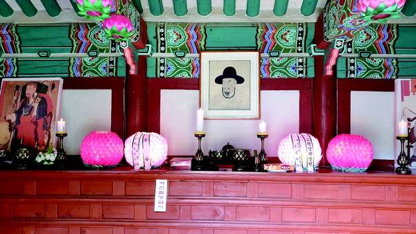 충남 부여군 무량사에 모신 매월당 김시습 초상화. 한걸음 더 제공