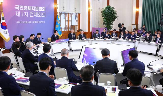 이재명 대통령이 9일 청와대에서 열린 국민경제자문회의 제1차 전체 회의에서 발언하고 있다. 연합뉴스