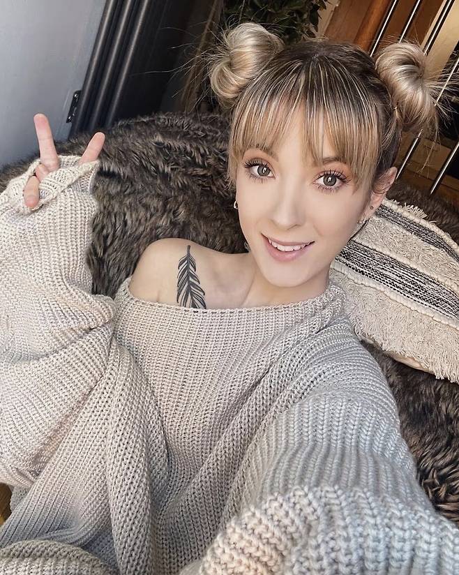 영국 인플루언서 제이드 보우가 남성 몸매를 평가하며 월 1200만원에 달하는 수익을 거두고 있다고 밝혔다. /사진=더 선 홈페이지 갈무리