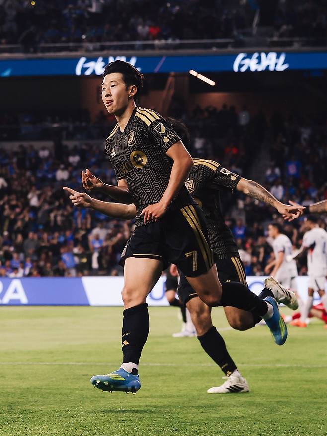 LAFC 손흥민이 8일(한국시간) 크루스 아술과 홈경기서 선제골을 넣은 뒤 기뻐하고 있다. 사진출처｜LAFC 페이스북