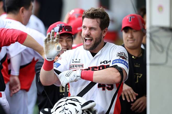 ▲ 시즌 초반 트리플A 역사에 남을 만한 가공할 만한 홈런 퍼레이드를 펼치고 있는 패트릭 위즈덤 ⓒKIA타이거즈