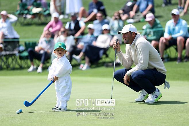 ▲ 왼쪽부터 스코티 셰플러의 첫째 아들과 셰플러