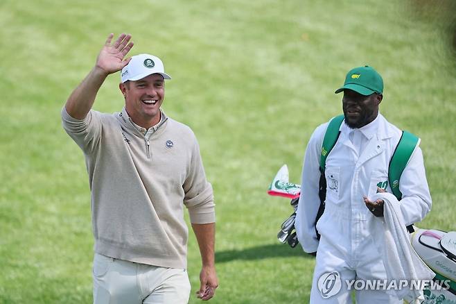 브라이슨 디섐보(왼쪽) [AFP=연합뉴스]