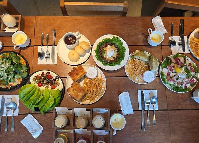 ▲박봉담에서 판매되는 메뉴들. 사진=송민규 기자