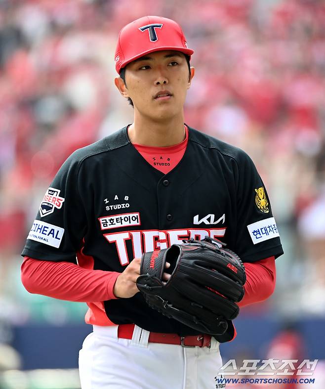 29일 인천SSG랜더스필드에서 열린 KIA와 SSG의 경기. 2회말 4실점 후 이닝을 마친 이의리가 더그아웃으로 향하고 있다. 인천=허상욱 기자wook@sportschosun.com/2026.03.29/