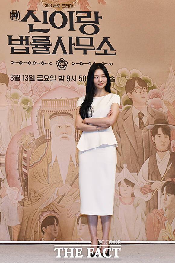 배우 이솜이 SBS 금토드라마 '신이랑 법률사무소'에서 섬세한 내면 연기를 보여줘 호평을 받고 있다. /송호영 기자