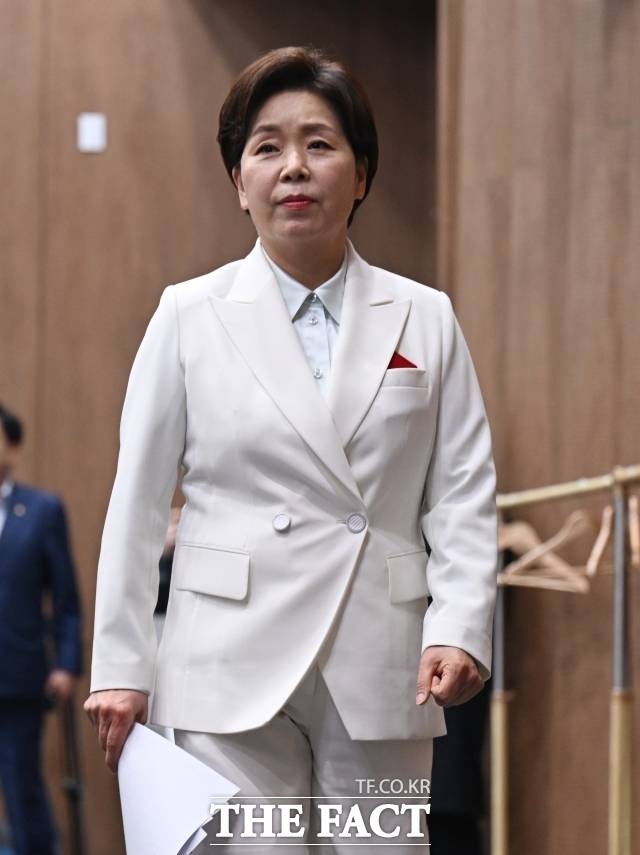 양향자 국민의힘 최고위원이 10일 서울 여의도 국회 소통관에서 경기도지사 선거 출마 기자회견을 위해 입장하고 있다. /국회=이새롬 기자