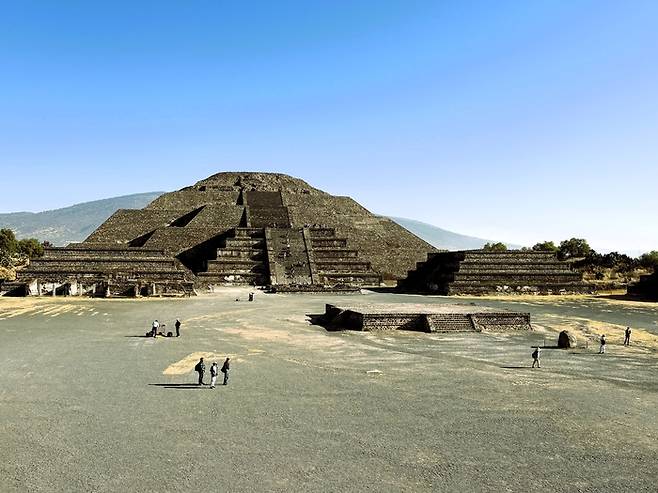달의 피라미드 전경