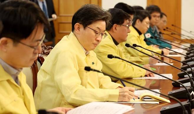 이억원 금융위원장이 지난 3월 1일 오후 서울 종로구 정부서울청사에서 열린 중동 상황점검 관련 긴급 관계부처회의에 참석해 있다.ⓒ뉴시스