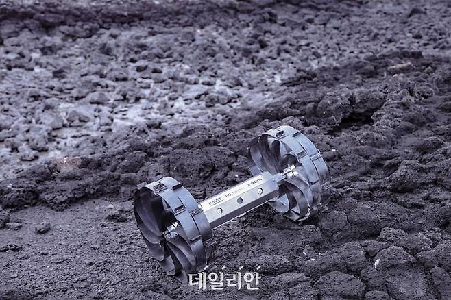 이대영 교수팀의 달 탐사를 위한 수납 전개형 로버.ⓒKAIST