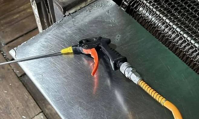 타이 출신 이주노동자 ㄱ씨가 경기도 화성 제조업체에서 사용하던 작업대. 조영관 변호사 제공