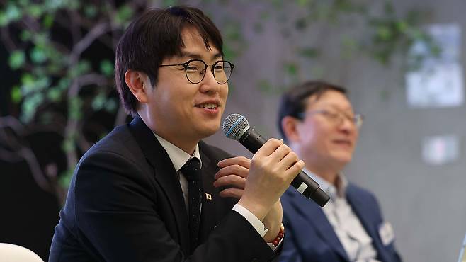 AI혁신위원회, 발언하는 하정우 AI미래기획수석