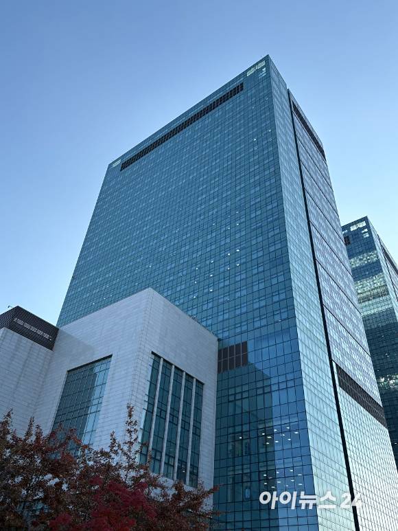 전영현 부회장의 집무실이 자리한 삼성전자 DSR타워 전경 [사진=권서아 기자]