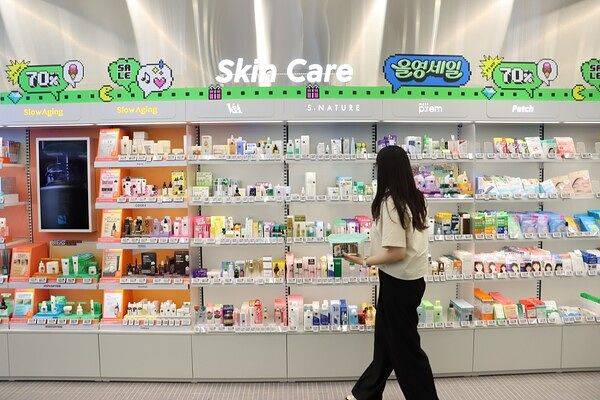 K뷰티는 최근 녹두, 당근, 어성초 등 자연에서 유래한 성분을 앞세운 제품들로 각축전을 벌이는 중이다. 사진 올리브영