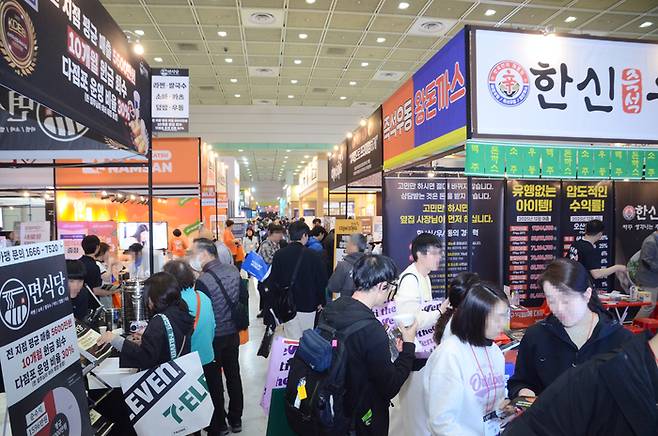 서울 코엑스에서 열린 2026 IFS 프랜차이즈 창업·산업 박람회 현장. <부자비즈>