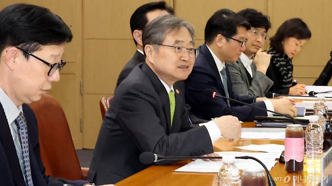 [서울=뉴시스] 추상철 기자 = 조현 외교부 장관이 9일 오후 서울 종로구 정부서울청사에서 열린 중동 전쟁 전문가 간담회에서 발언하고 있다. 2026.04.09.