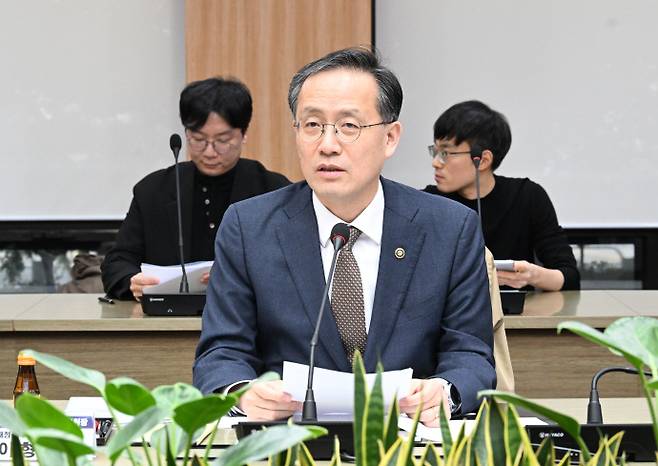 [이형일 재정경제부 1차관. 지난달 18일 한미전략투자공사 설립위원회 출범 1차 회의. (사진=연합뉴스)]