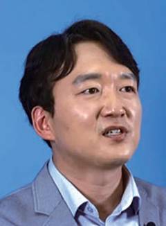 김수민 시사평론가