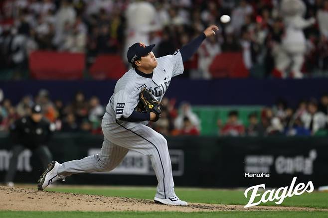 ▲ 류현진은 마운드에서 좀처럼 자신의 감정을 드러내지 않는 강심장을 가졌다 ⓒ한화이글스