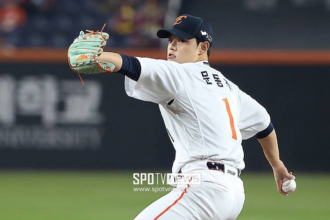 ▲ 류현진의 뒤를 이어 차세대 에이스 자리를 꿰찰 것으로 기대를 모으는 문동주 ⓒ곽혜미 기자