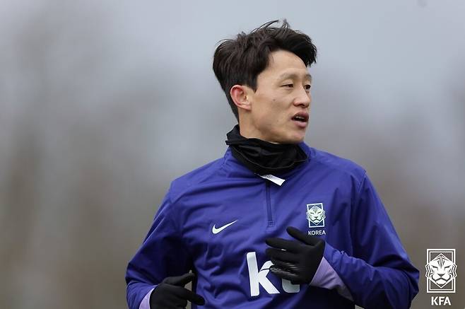 ▲ 마인츠 핵심 선수 이재성은 이날 뛰지 못했다. 경기 전 공식 채널에 따르면, 이재성은 왼쪽 엄지발가락 부상으로 인해 팀 훈련에 불참했고 스트라스부르전 명단에서 제외됐다. 회복 경과를 지켜봐야 하는 상태지만, 장기 결장으로 이어질 심각한 부상은 아닌 것으로 파악되고 있다. ⓒ대한축구협회