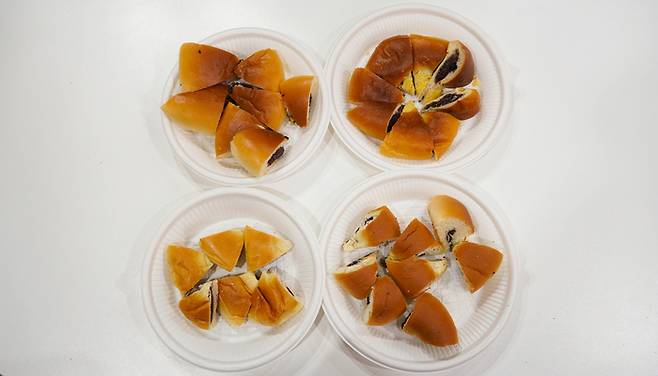 왼쪽 위부터 시계방향으로 대형프랜차이즈, 대구토종 고가빵집, 천원빵집, 대구토종 저가빵집 단팥빵. 이수현기자