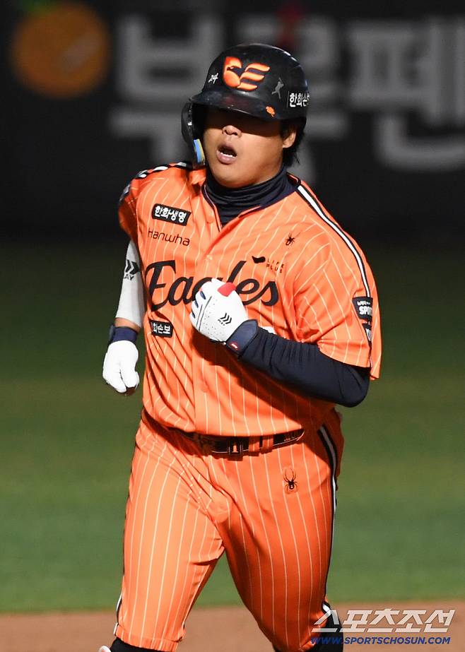 10일 대전 한화생명볼파크에서 열린 한화와 KIA의 경기. 9회말 1사 1루 한화 강백호가 투런포를 날린 뒤 환호하고 있다. 대전=박재만 기자 pjm@sportschosun.com/2026.04.10/