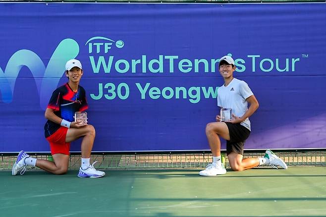 영월J30국제대회 남자복식 우승 김시윤 이준혁 조. 사진/김도원 기자