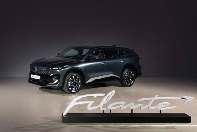 필랑트는 전통적인 차체 형식에서 벗어나 세단과 스포츠유틸리티차(SUV)의 특성을 고루 담아낸 '크로스오버' 스타일이 특징이다. 르노코리아 제공