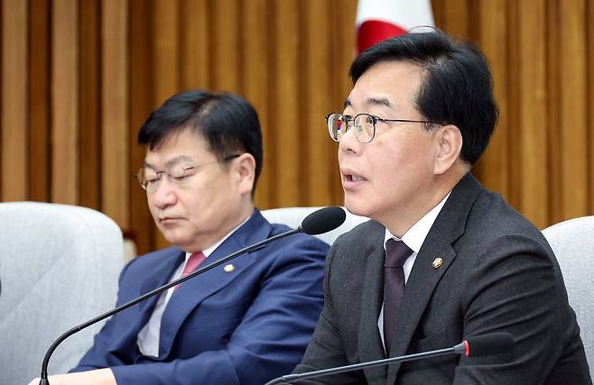 송언석 국민의힘 원내대표가 11일 페이스북을 통해 이재명 대통령의 SNS글로 촉발된 이스라엘과의 외교적 갈등 상황을 비판하고 수습을 촉구했다. 김성룡 기자