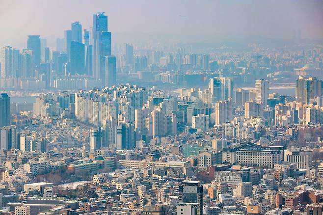 서울 남산에서 바라본 시내 아파트 모습. / 사진=연합뉴스