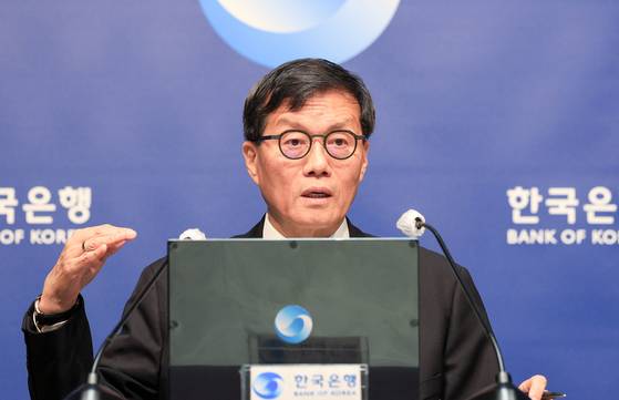 Bank of Korea Gov. Rhee Chang-yong speaks to reporters during a press conference following the Monetary Policy Board meeting to keep the rate unchanged at 2.5 percent at the bank in central Seoul on April 10. It was a unanimous decision as geopolitical uncertainty in the Middle East remains high. [BOK]