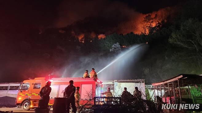 소방공무원 현장활동 모습.