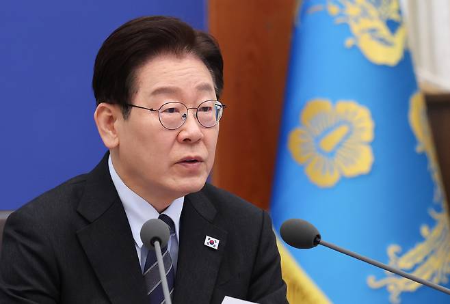 이재명 대통령이 6일 청와대에서 열린 국무회의 겸 비상경제점검회의에서 발언하고 있다. [청와대통신사진기자단]