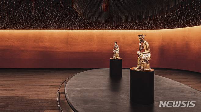 [서울=뉴시스] 국보 반가사유상 두 점이 전시된 국립중앙박물 '사유의 방'. 원오원아키텍스 제공. 2021.11.11. photo@newsis.com *재판매 및 DB 금지