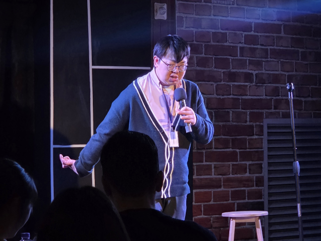 ▲3월 28일 한기명 씨 공연 장면ⓒ프레시안(박상혁)