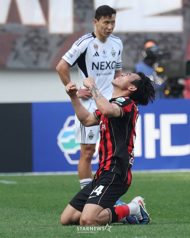 [B하인드★] 실바의 우승 부적, 송민규-야잔 제치고 클리말라 발에 철썩! 3,205일 상암 징크스 깬 FC서울 극장골!