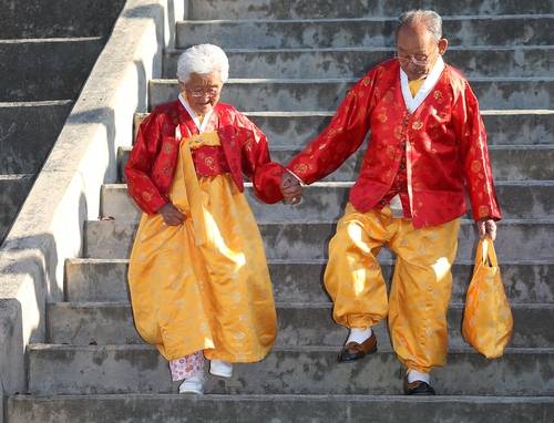 2010년 10월 손을 잡고 횡성한우축제를 찾은 고 강계열-조병만 부부 [촬영 이지은]
