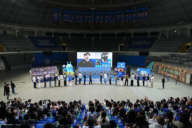 서울 장충체육관에서 열린 우리카드 팬 미팅 행사 [우리카드 배구단 제공. 재판매 및 DB 금지]