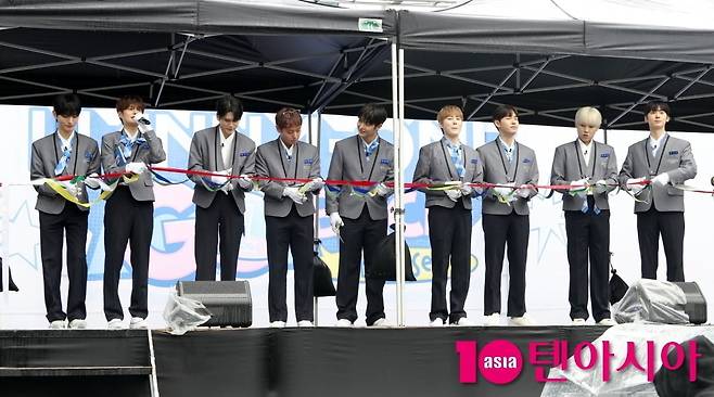 옹성우가 워너블과의 다음 만남이 실내에서 이뤄지길 바란다고 밝혔다./사진=텐아시아DB