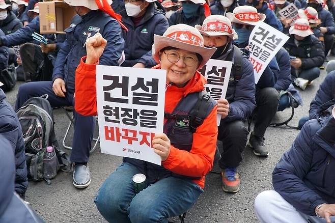 ▲&nbsp;여성 건설노동자로 현장에서 느낀 경험을 통해 오는 6·3 지방선거에 도전장을 낸 진보당 신옥희 후보. /사진제공=후보 측