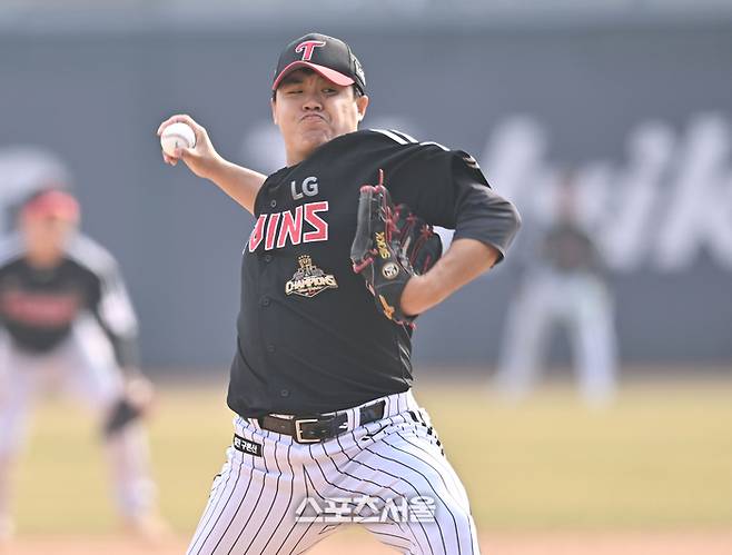 LG 투수 장현식이 16일 수원케이티위즈파크에서 열린 2026 KBO리그 KT와 시범경기 9회 역투하고 있다. 수원 | 최승섭기자 thunder@sportsseoul.com