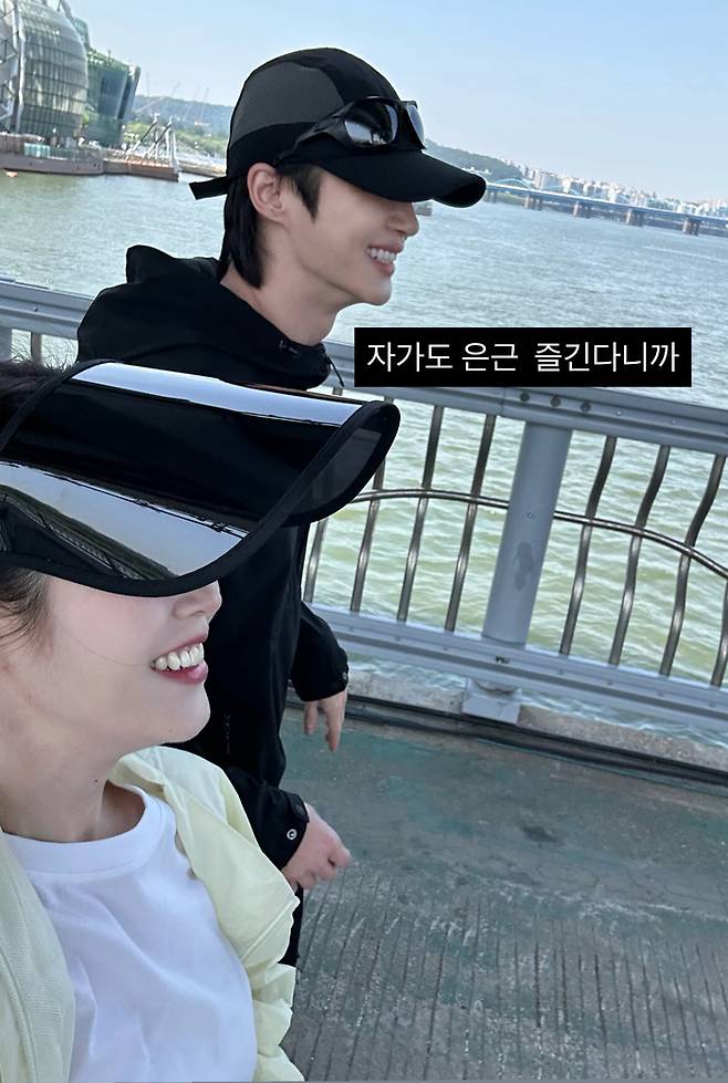 사진 | 아이유 SNS