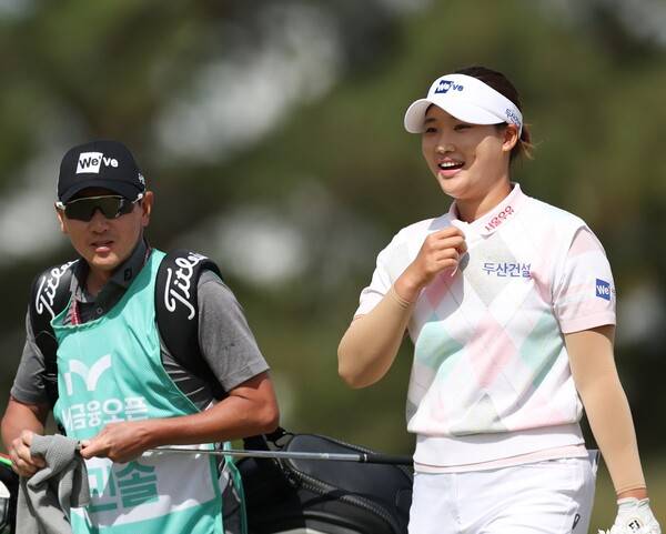 2026년 한국여자프로골프(KLPGA) 투어 iM금융오픈 우승을 차지한 루키 김민솔 프로가 최종라운드에서 경기하는 모습이다. 사진제공=KLPGA (사진을 무단으로 사용하지 마십시오.)