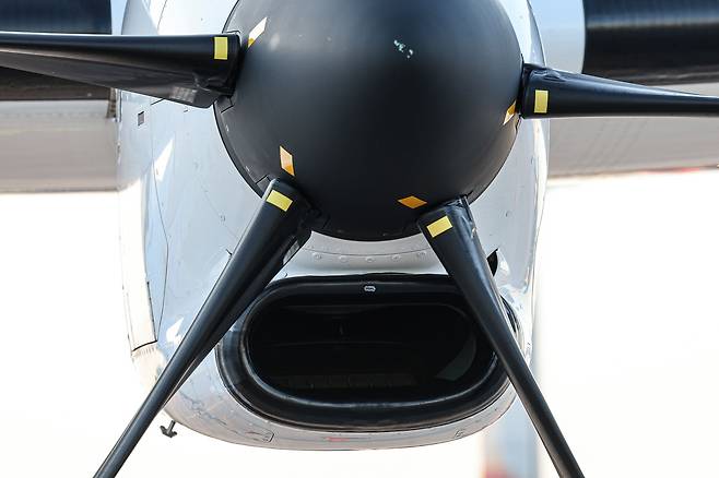 프로펠러 뒤에 위치한 공기흡입구 모습.
