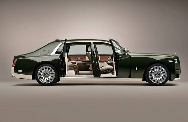 에르메스와 협업한 비스포크 롤스로이스 팬텀 [사진출처=롤스로이스]