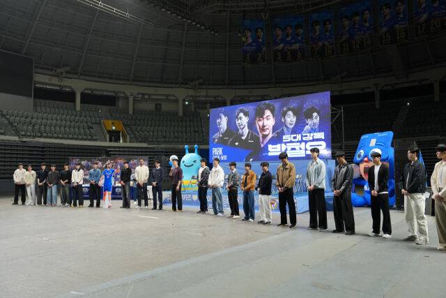 우리카드 선수단./우리카드 배구단