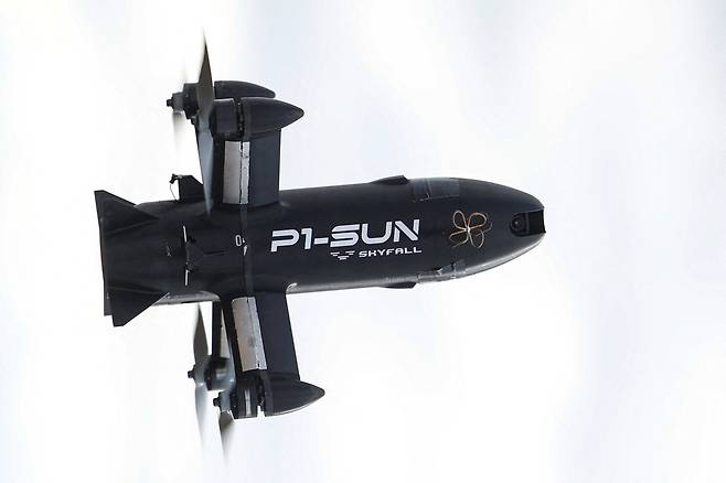 우크라이나에서 제작한&nbsp;P1-Sun FPV 요격드론이 비행을 하고 있다. 로이터·연합뉴스